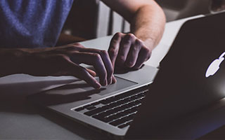 九游官网pc-高温酷跑：极端天气对赛车性能的挑战