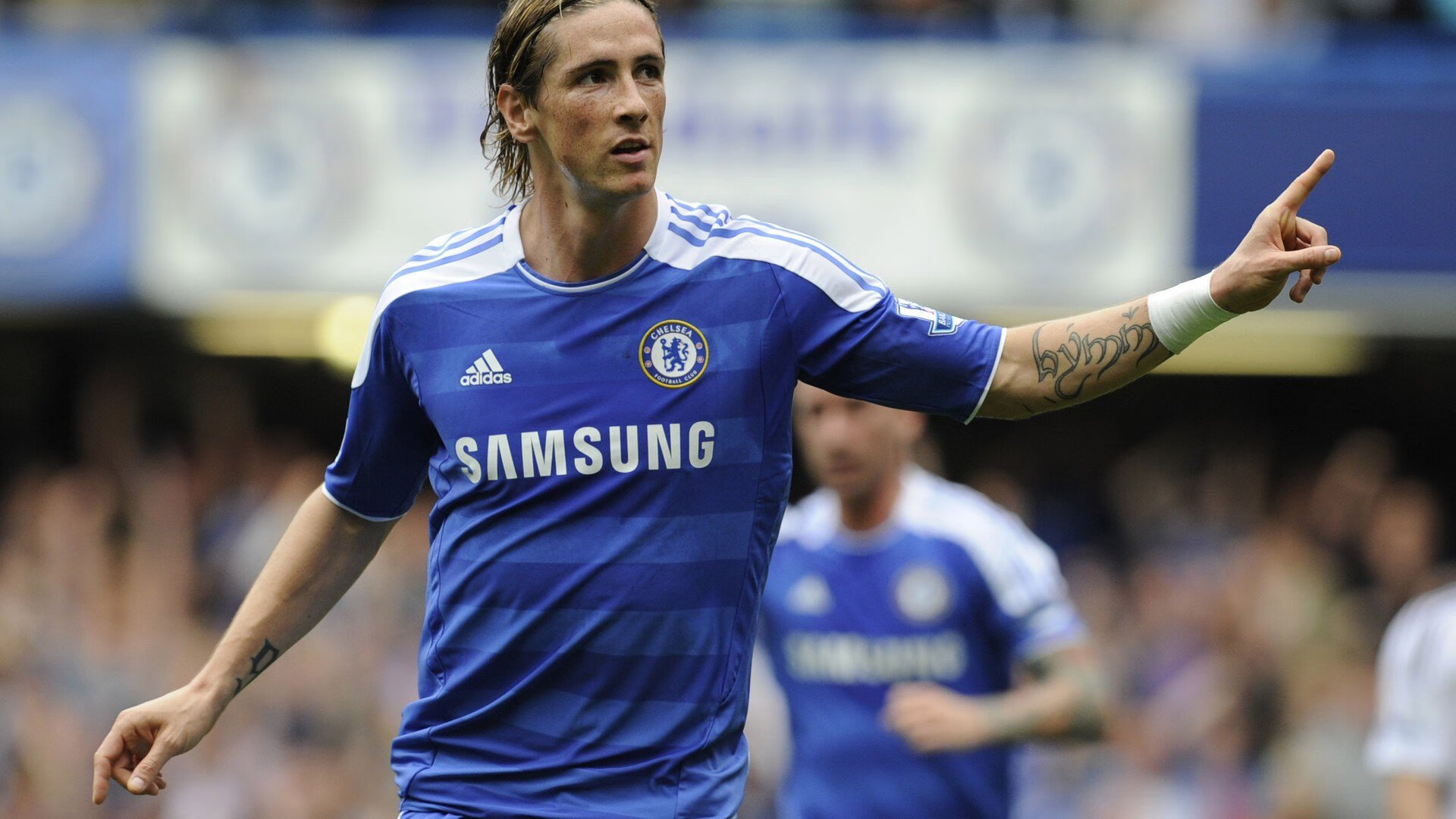 《数字化营销新策略：电竞赛事中的创意推广案例》，电竞 产业数字化 数字产业化